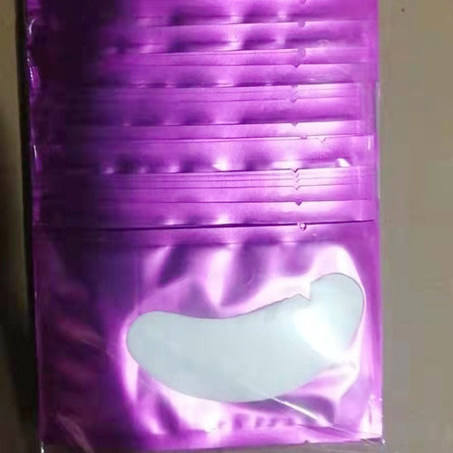 Applying False Lash Glossy Gel Shimmer Enhancer Kits
