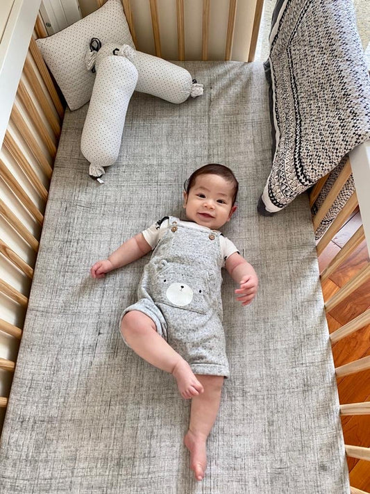 GREY BRUSHSTROKE FITTED CRIB SHEET