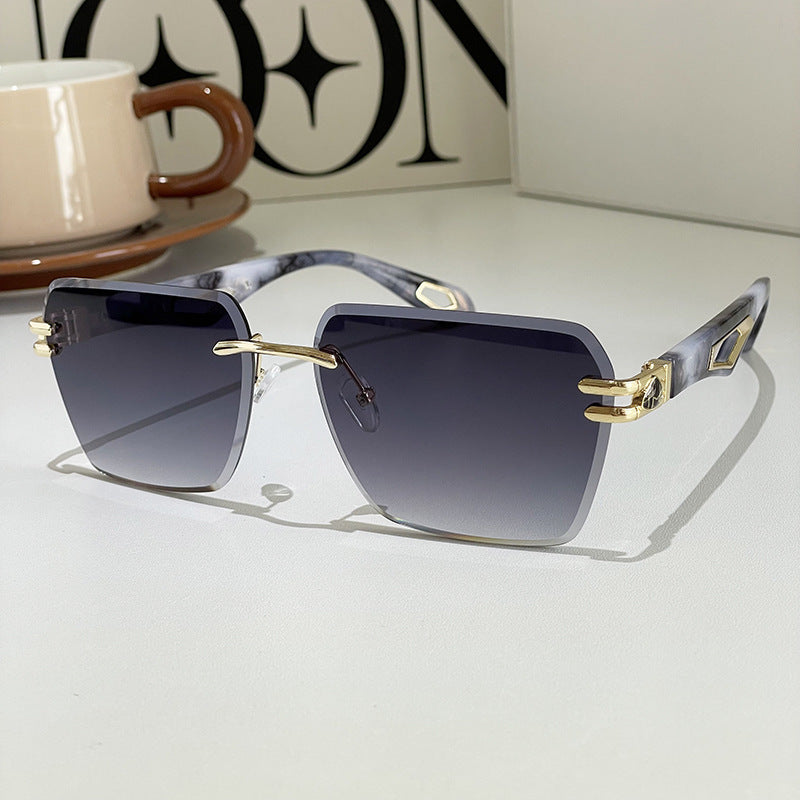 Trendy Trimming Sunglasses