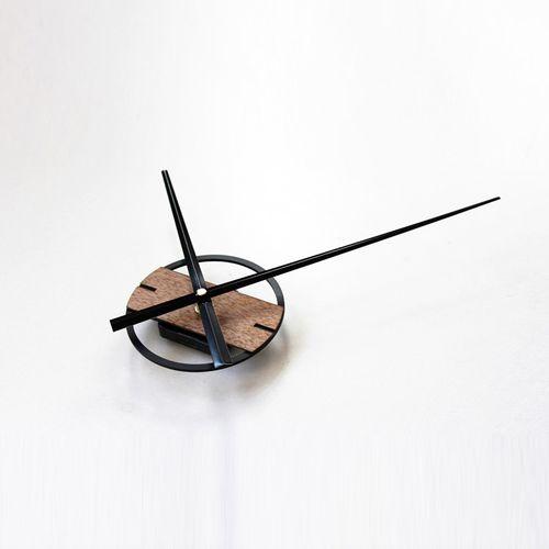 Metal and Wood Mechanism wall clock decoration