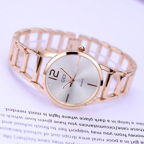 Elegant water-resistant timepiece