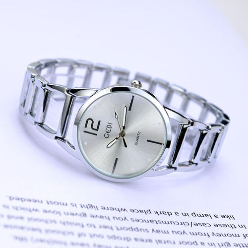 Elegant water-resistant timepiece