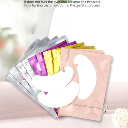 Applying False Lash Glossy Gel Shimmer Enhancer Kits