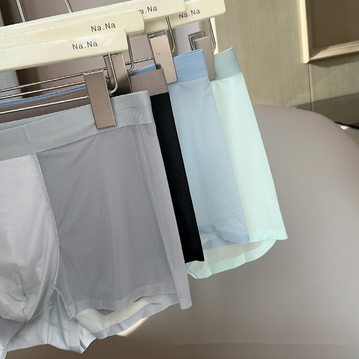 Ultra-thin Nude Color Feel Cool Honeycomb Men's Boxers