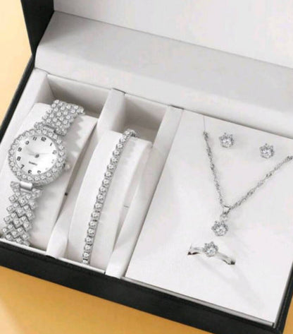 Diamond Women Watches Luxury Fashion Rhinestone Quartz Bracelet Wrist